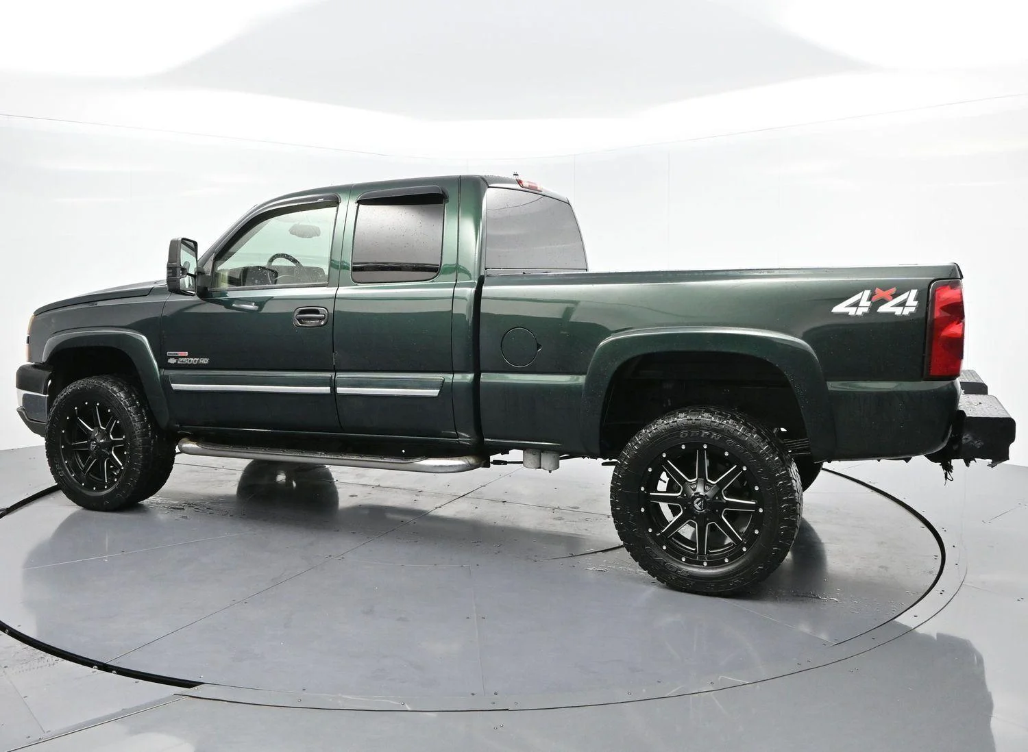 Used 2005 Dark Green Metallic Chevrolet LS image 5