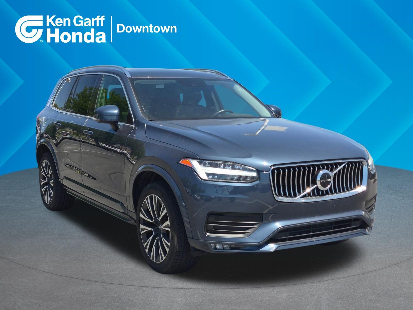 2021 Volvo XC90 T5 Momentum AWD's photo