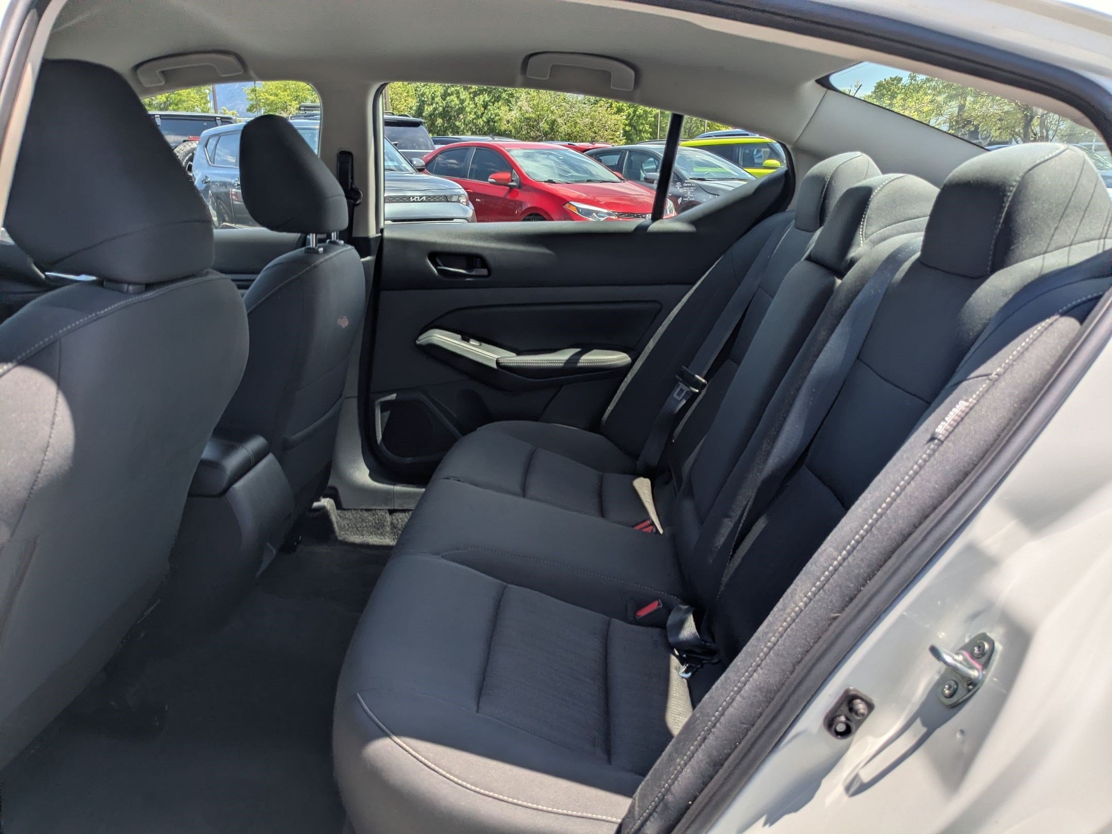 Used 2025 Glacier White Nissan SV image 27