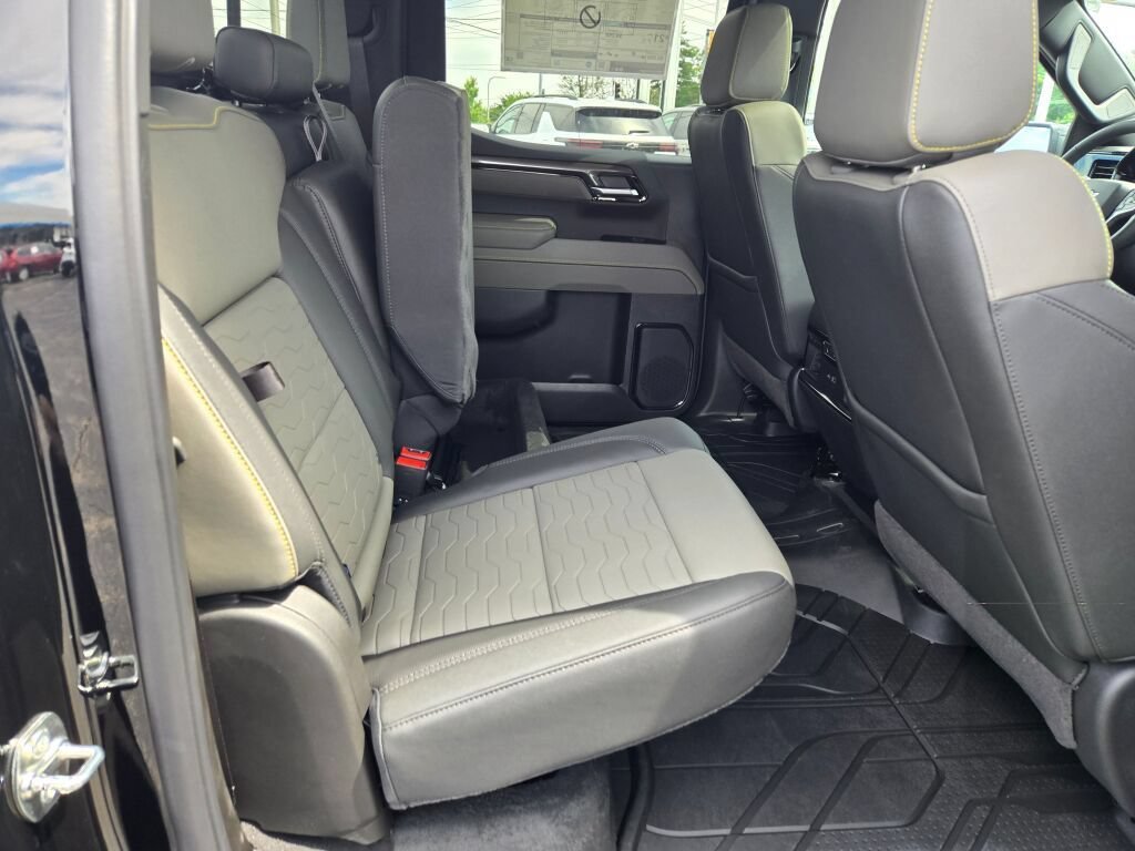 2026 Chevrolet Silverado 1500 ZR2 - Photo 8