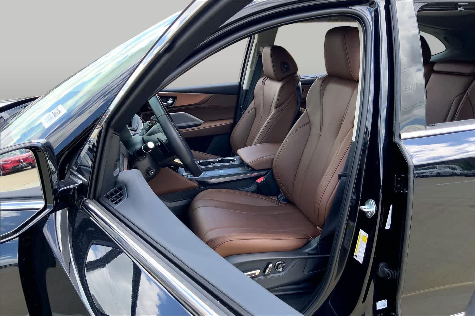 Used 2026 Majestic Black Pearl Acura w/Technology Package image 8