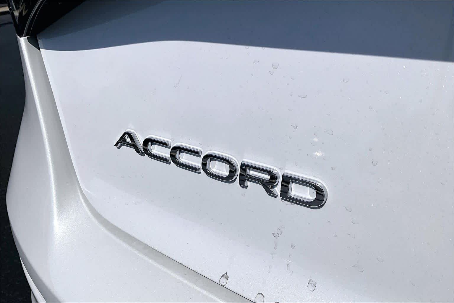 New 2026 Platinum White Pearl Honda SE image 15