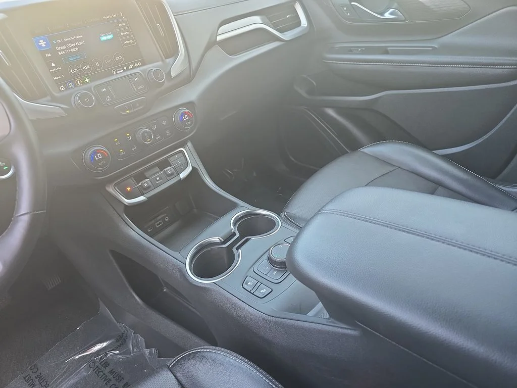 Used 2024 White GMC SLT image 23
