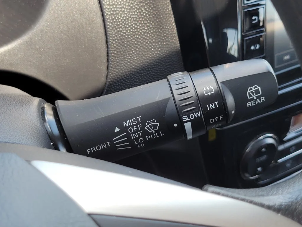Used 2024 Gray Mitsubishi ES image 29
