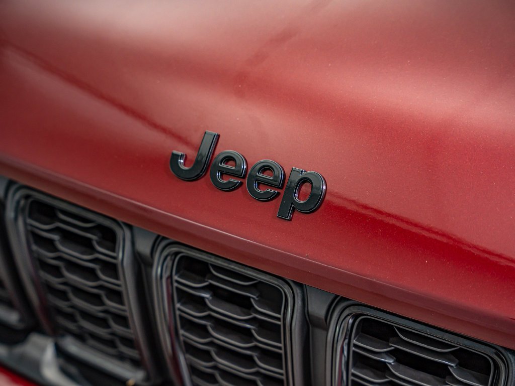 Used 2023 Velvet Red Pearlcoat Jeep Altitude image 12