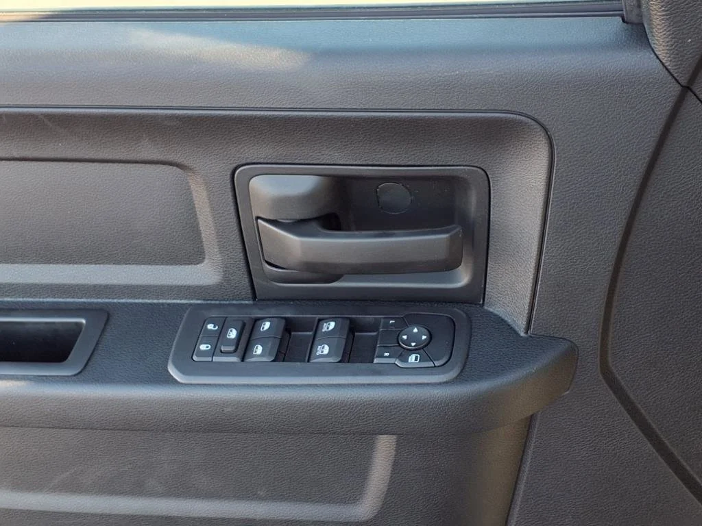 2025 RAM 3500 Chassis Tradesman - Photo 15