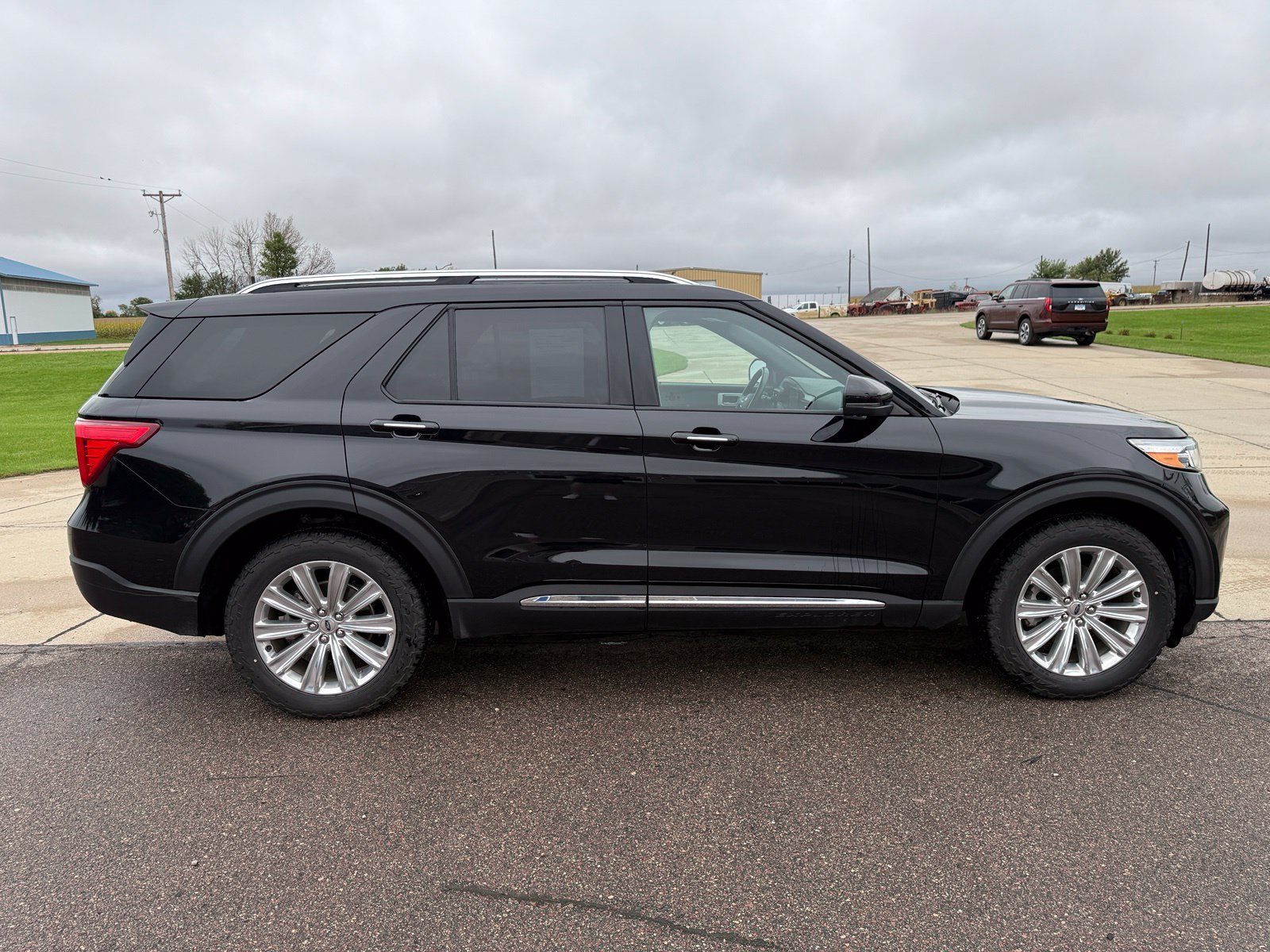 Certified Used 2020 Black Metallic Ford Limited image 9