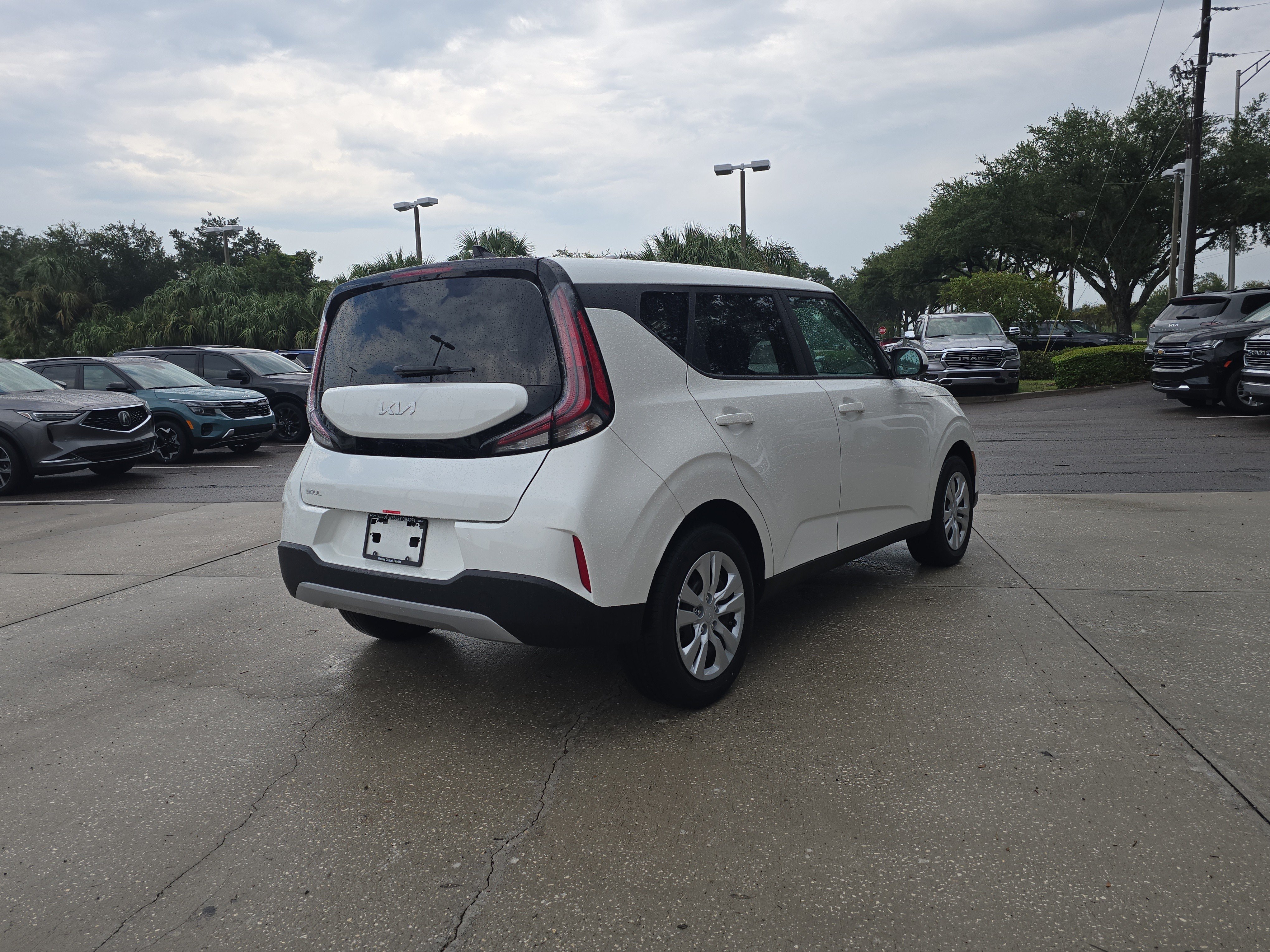 Certified Used 2025 Snow White Pearl Kia LX image 8