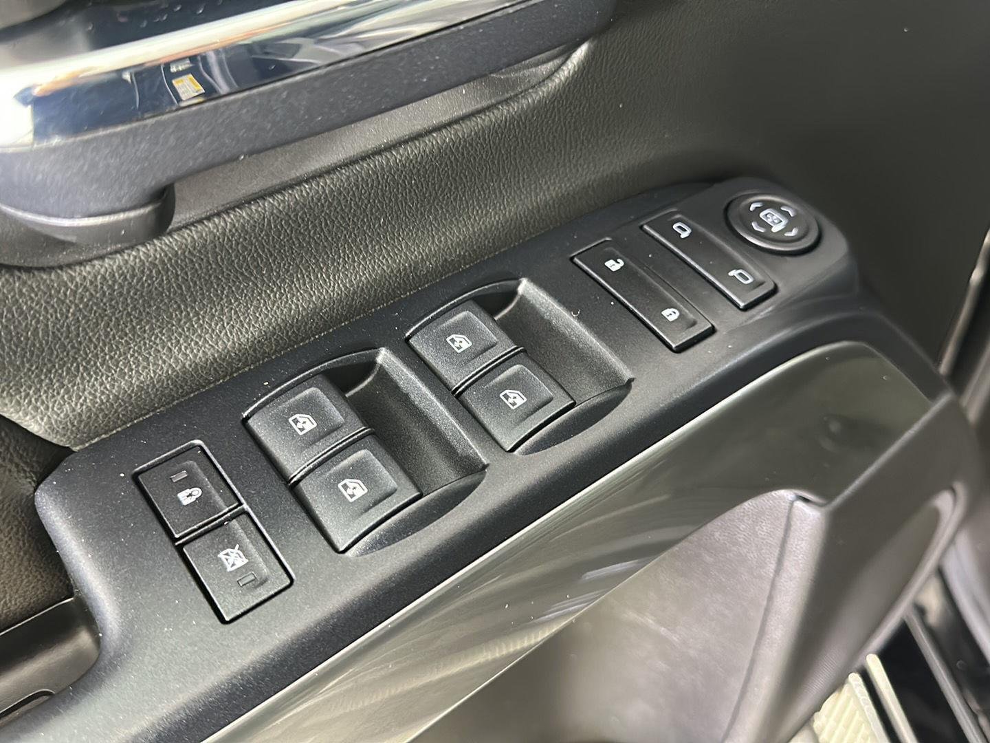 Used 2018 Black Chevrolet LT image 19