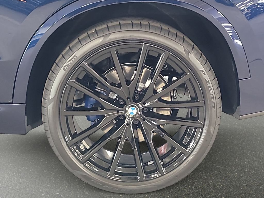New 2026 Tanzanite Blue II Metallic BMW sDrive40i image 17