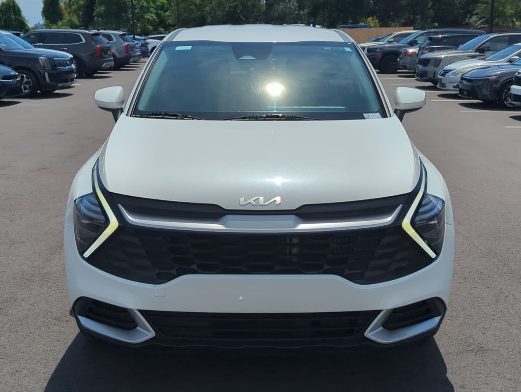 Used 2025 White Kia LX image 10