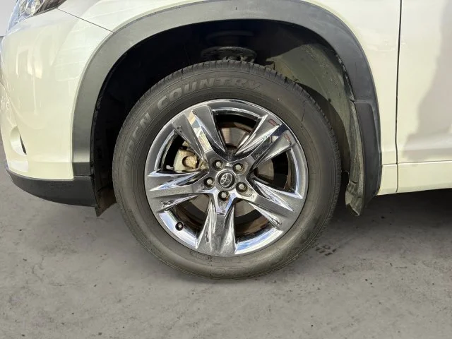 Used 2019 White Toyota Limited Platinum image 9