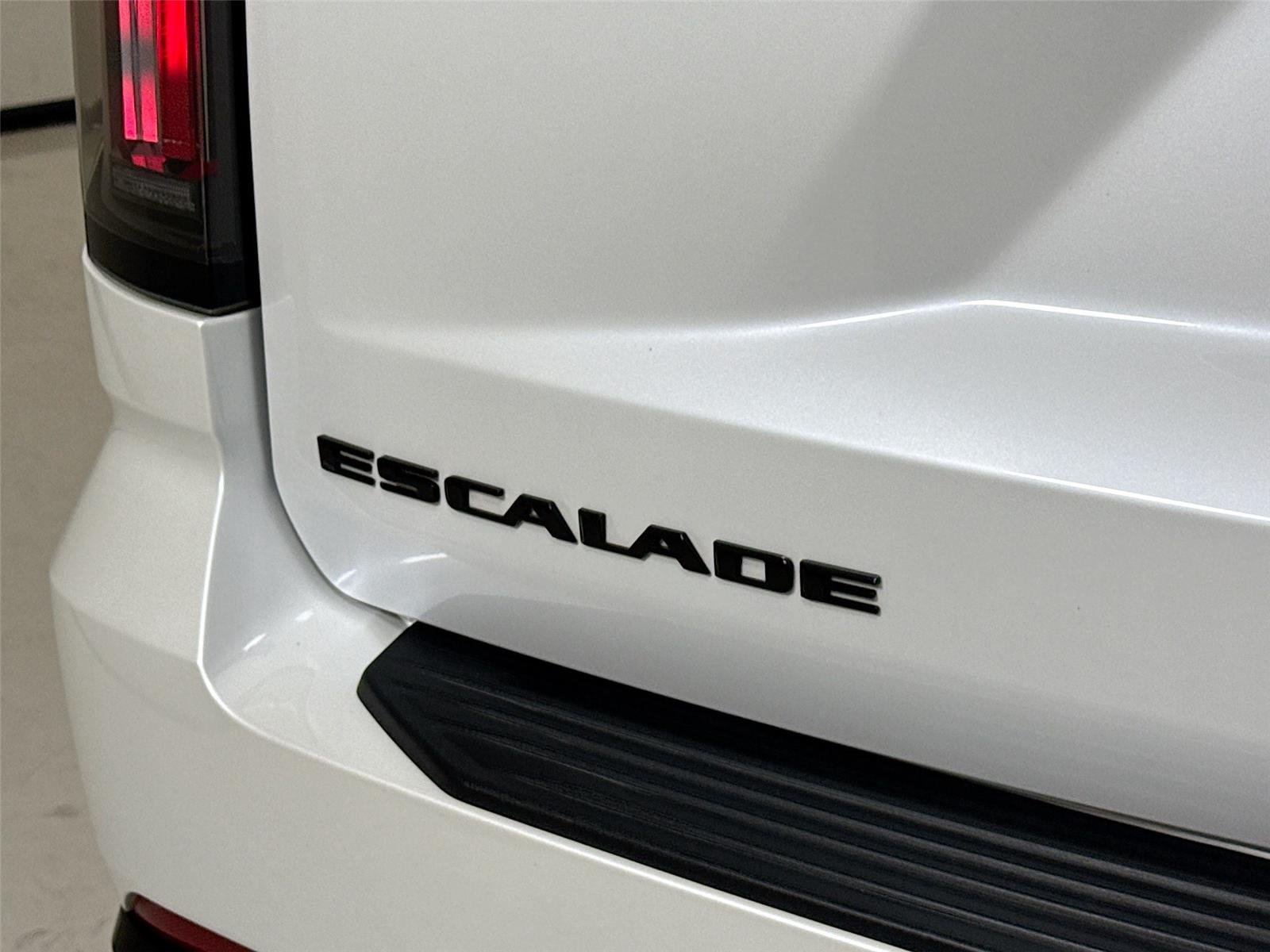 Used 2025 Crystal White Tricoat Cadillac AWD V-Series | Rear TVs | Super Cruise image 44