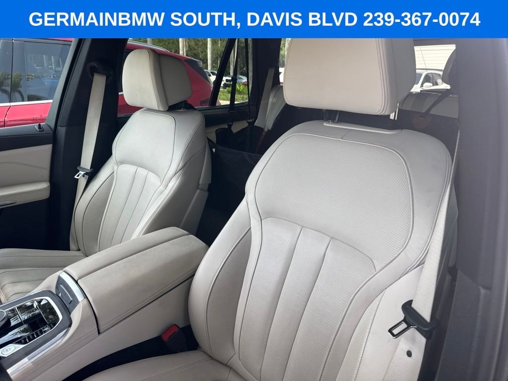 Certified Used 2022 Dark Graphite BMW xDrive45e image 17