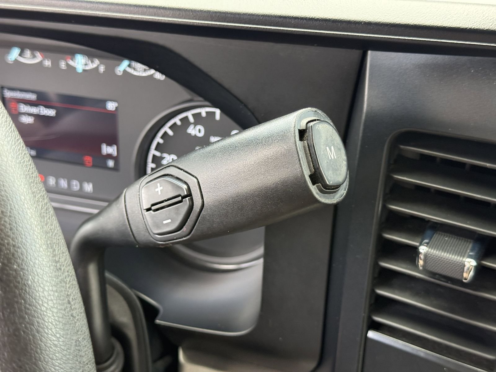Used 2024 Oxford White Ford XLT image 27