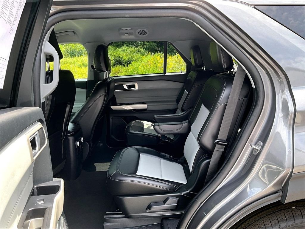 Used 2023 Gray Ford XLT image 15