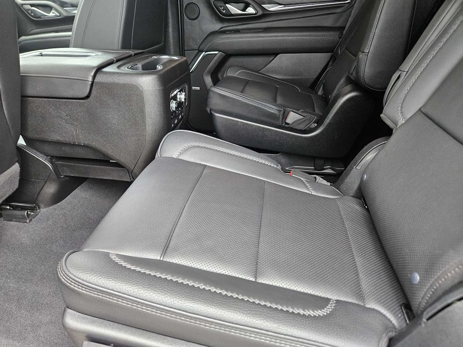 Used 2023 Onyx Black GMC Denali image 21