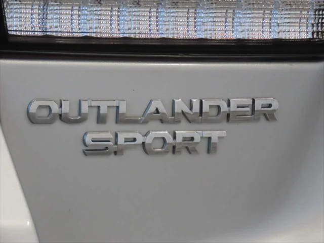 Used 2025  Mitsubishi S image 6
