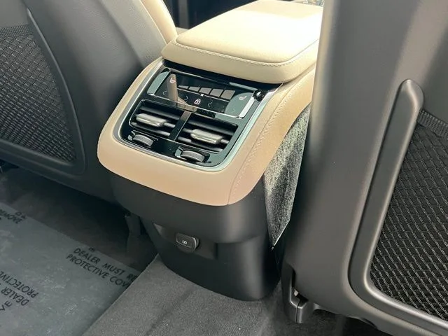 2026 Volvo XC90 Plus - Photo 34