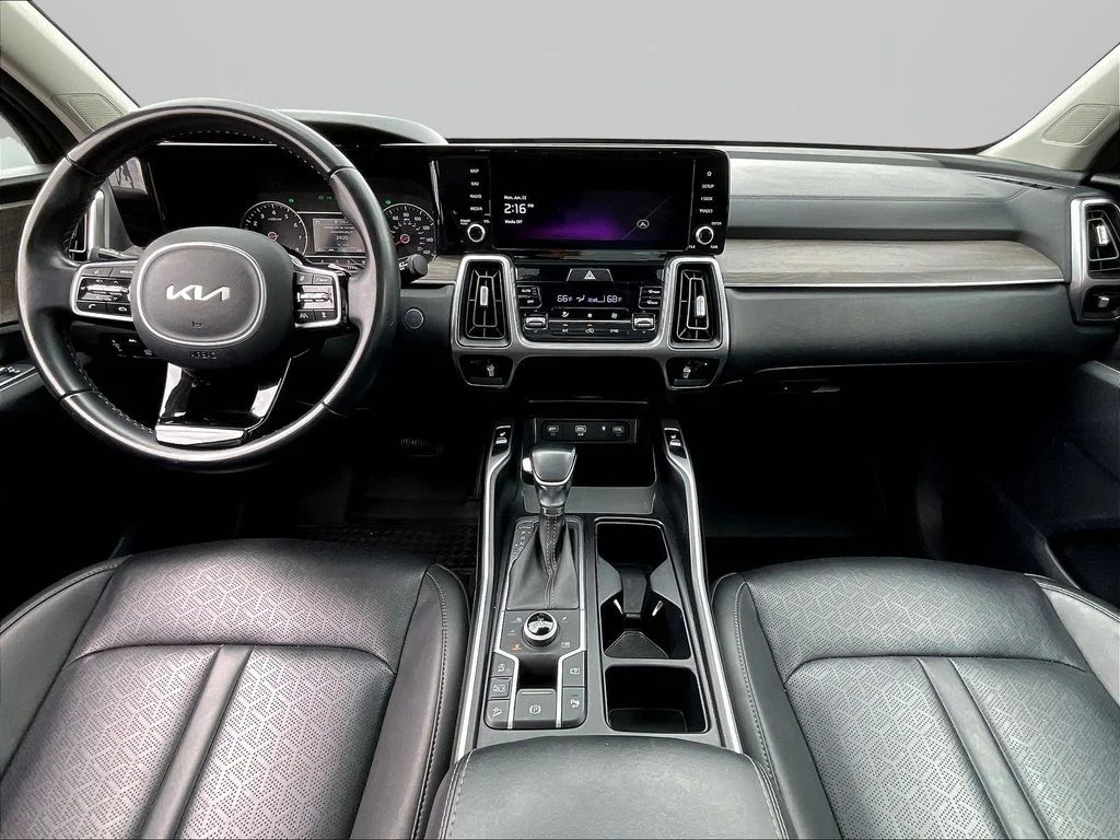 Used 2023 Green Kia X-Line EX image 7