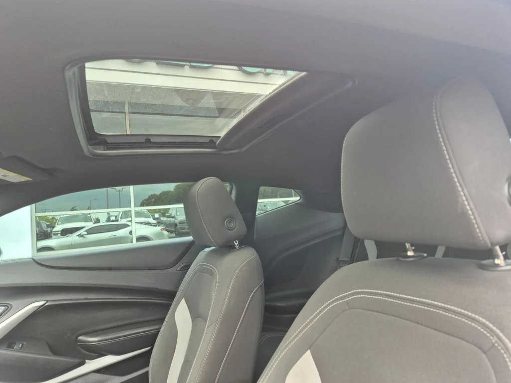 Used 2018 Silver Chevrolet 1LT image 12