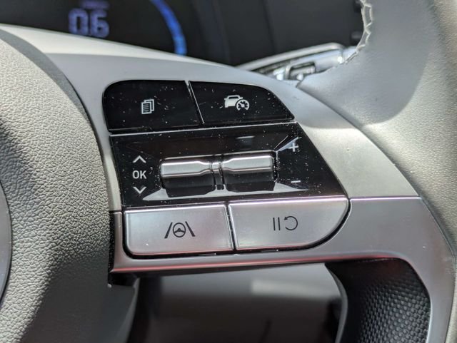 Used 2025 Gray Hyundai SEL Sport image 25