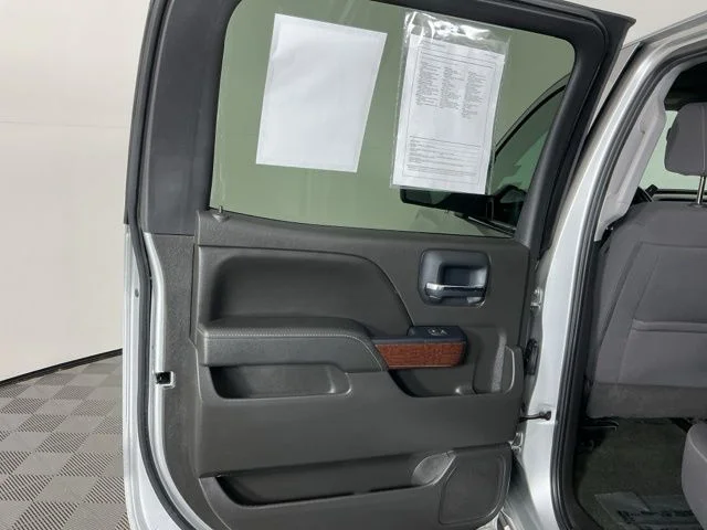 Used 2018 Quicksilver Metallic GMC SLE image 21