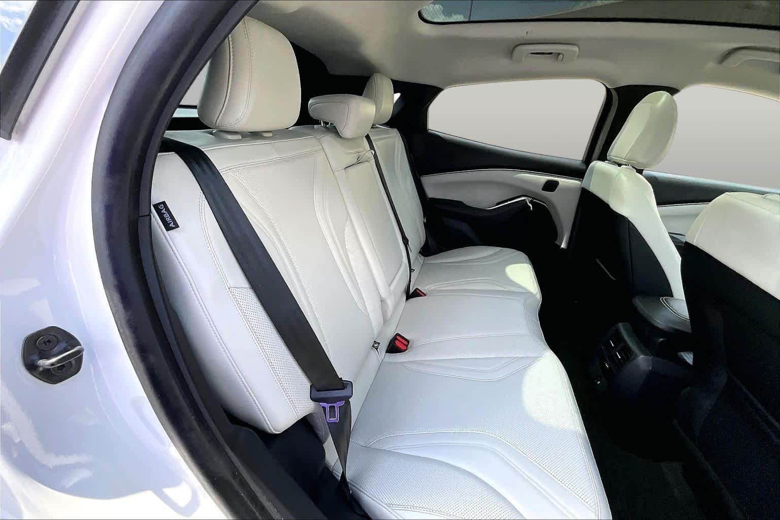 Used 2023 Star White Ford Premium image 19