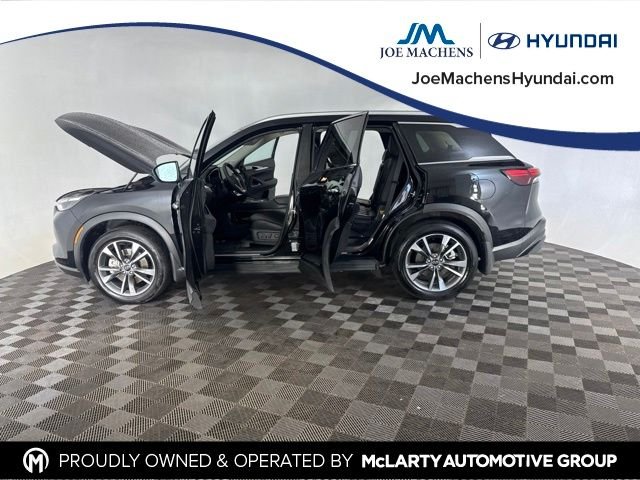 Used 2025 Black INFINITI LUXE image 9