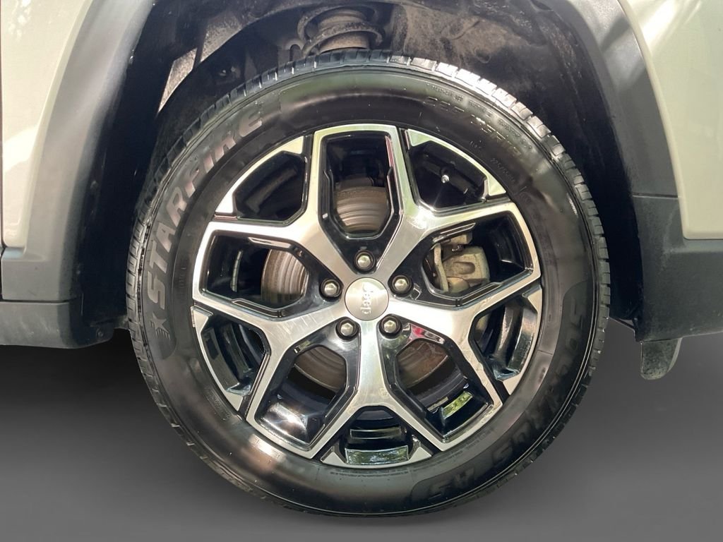 Used 2024 Silver Jeep Limited image 16