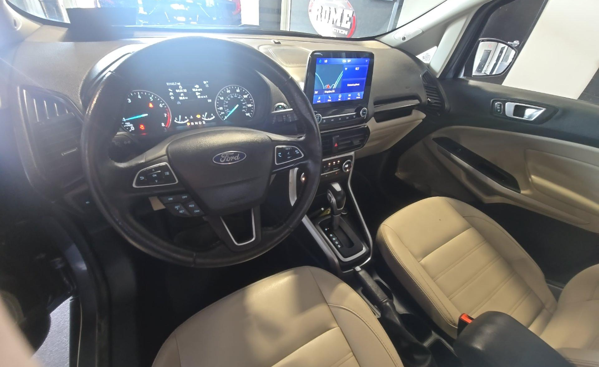 Used 2021  Ford Titanium image 5