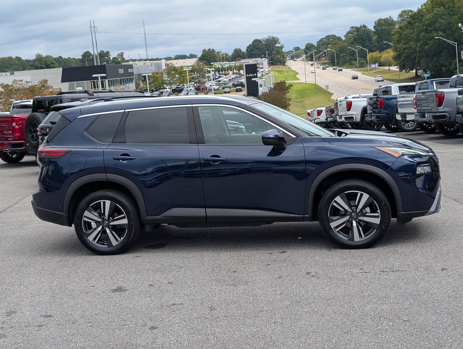 2026 Nissan Rogue SL - Photo 6