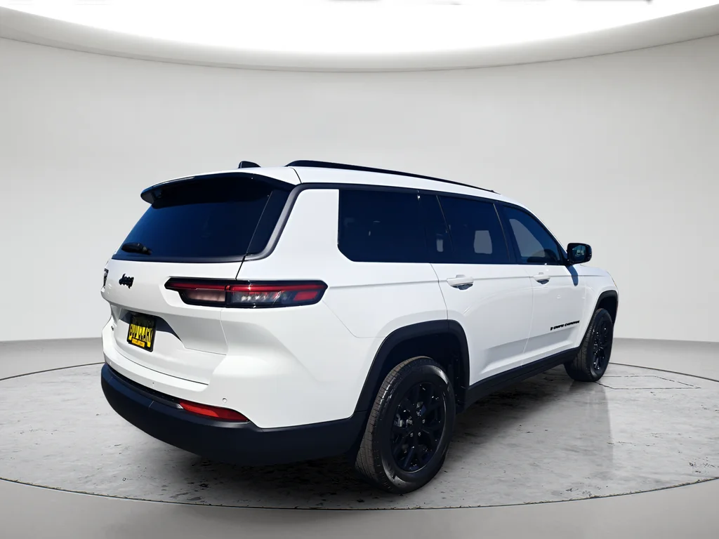 New 2026 Bright White Clearcoat Jeep Altitude image 3