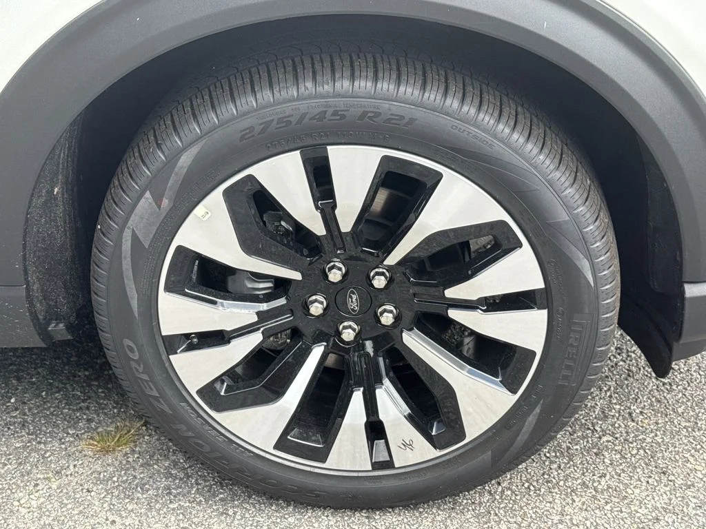 New 2026 White Ford Platinum image 12