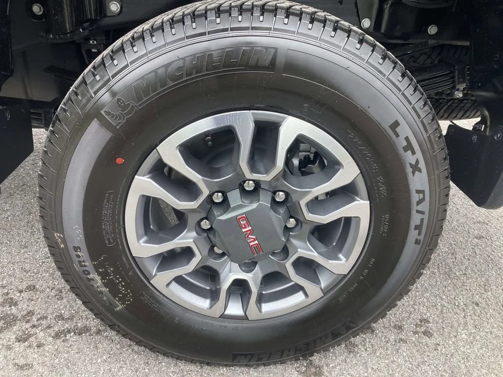 New 2026 Onyx Black GMC Pro image 10