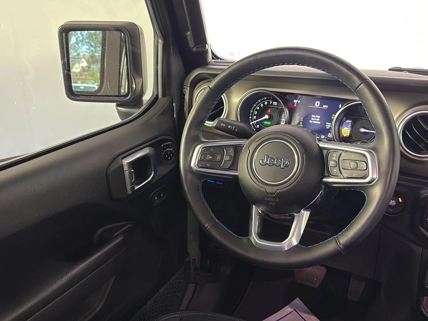 Used 2023 Sting-Gray Clearcoat Jeep Rubicon image 19