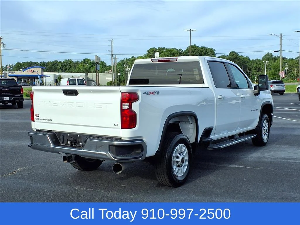 Used 2025 Summit White Chevrolet LT image 5