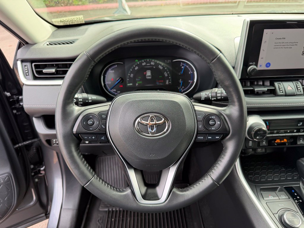 Used 2023 Magnetic Gray Metallic/Midnight Black Metallic Toyota XLE Premium image 18