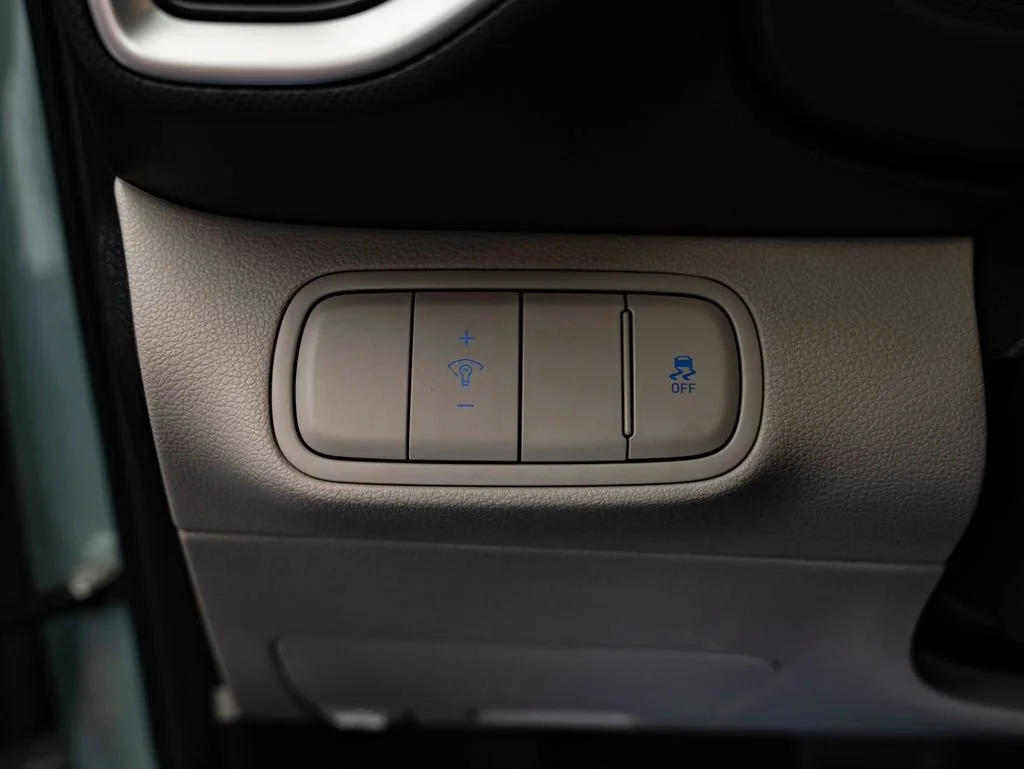 Used 2025 Mirage Green Hyundai SEL image 38