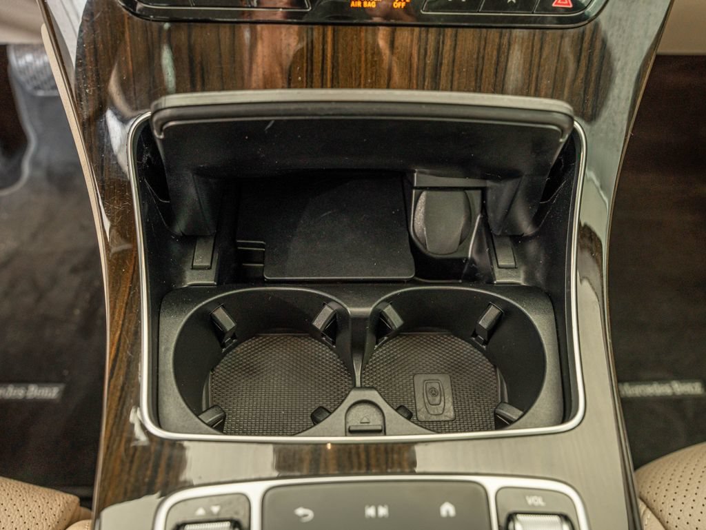 Used 2022 Manufaktur Cardinal Red Metallic Mercedes-Benz GLC 300 image 27
