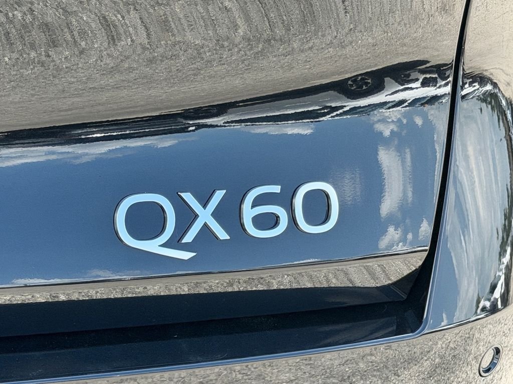 New 2027 MINERAL BLACK INFINITI Luxe FWD image 9