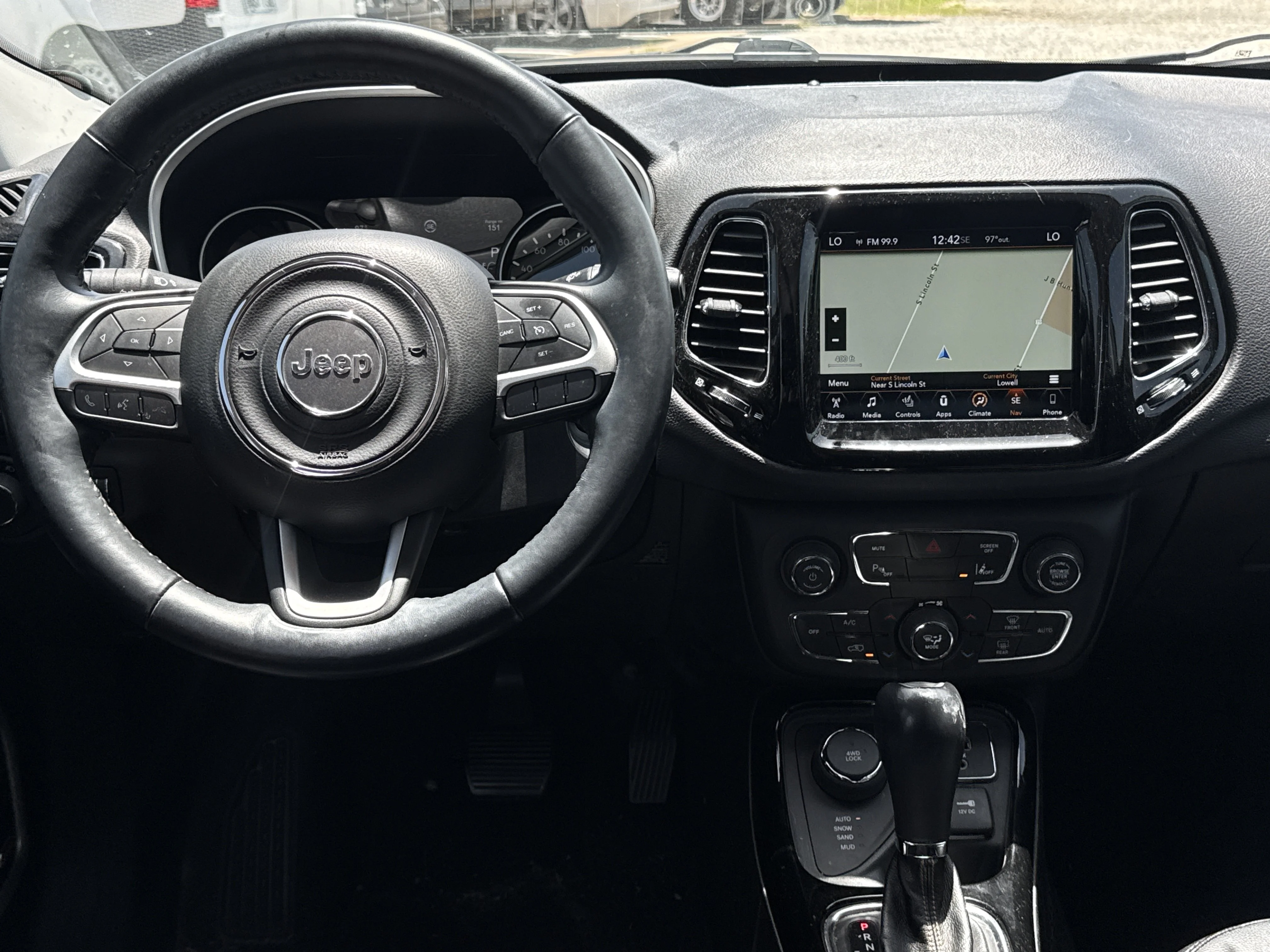 Used 2018 Pearl White Tri-Coat Jeep Limited image 5