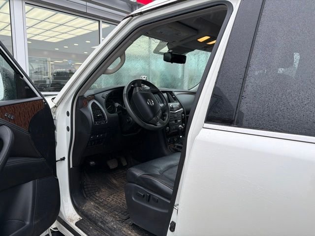 Used 2018 Pearl White Nissan Platinum image 5