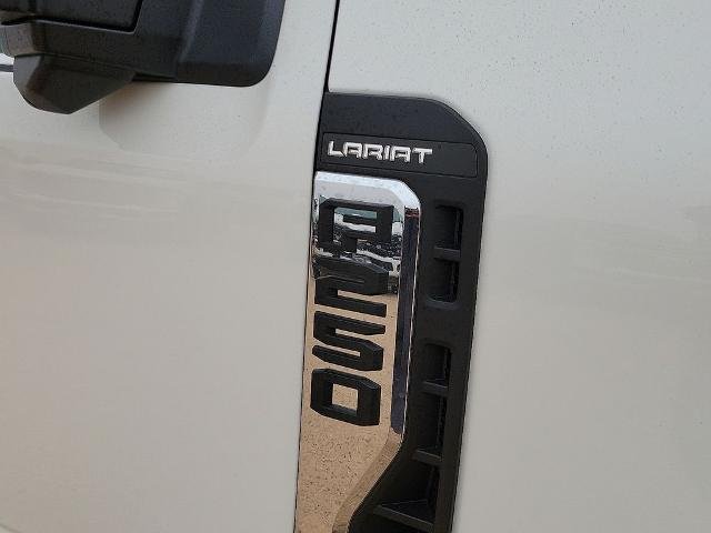 New 2026 Star White Metallic Tri-Coat Ford F-250® Lariat® image 38