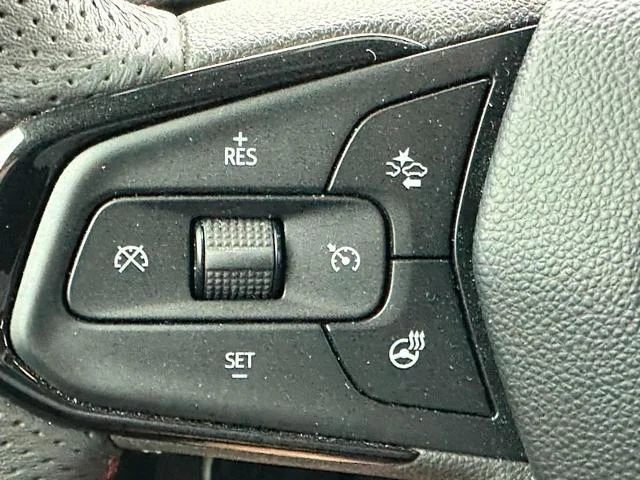 Used 2022  Chevrolet  image 18
