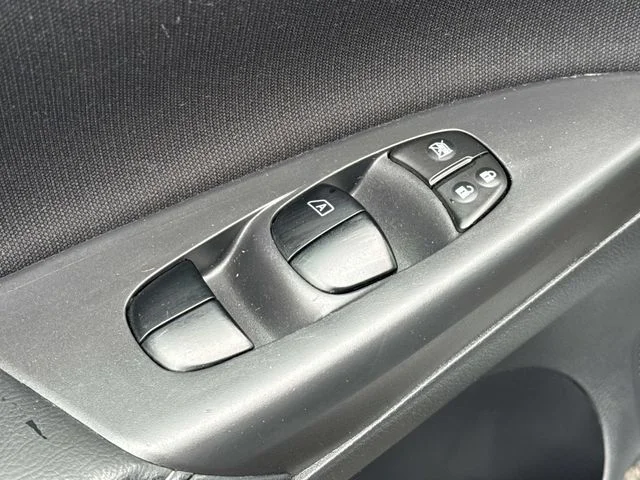 Used 2018 Gray Nissan S image 25