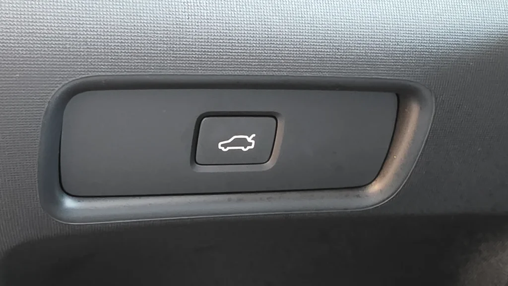 Used 2023  Polestar Long Range Dual Motor Performance Plus image 32