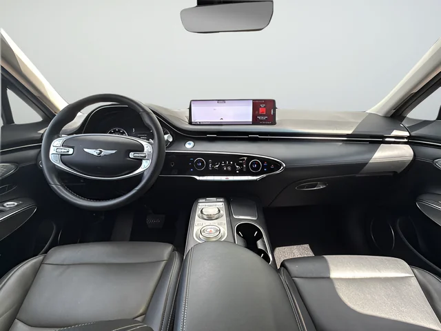 Used 2023 Silver Genesis 2.5T image 12