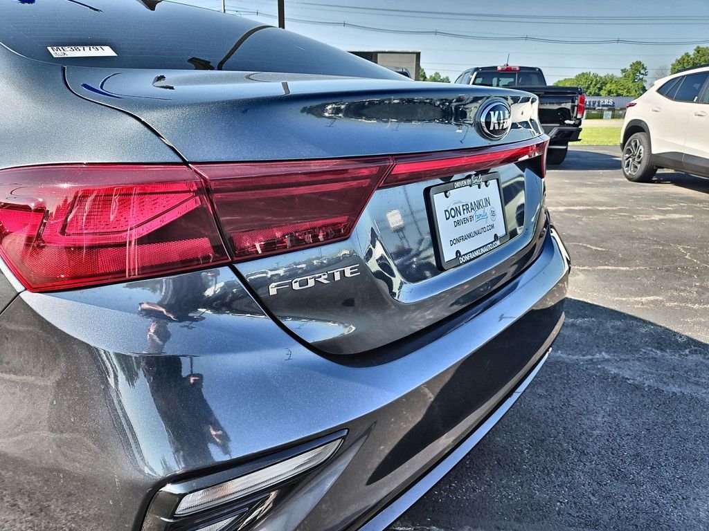 2021 Kia Forte LXS - Photo 25