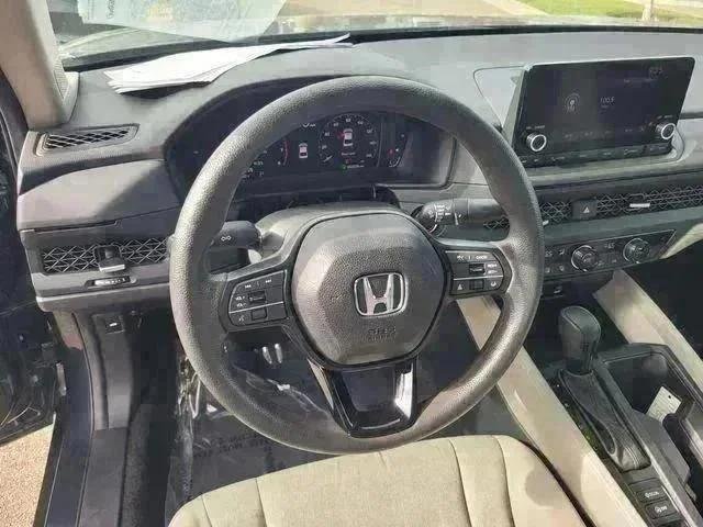 Used 2024  Honda EX image 30